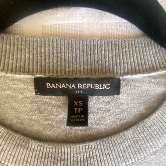 Banana Republic Grey Sweater - Picture 2 of 7